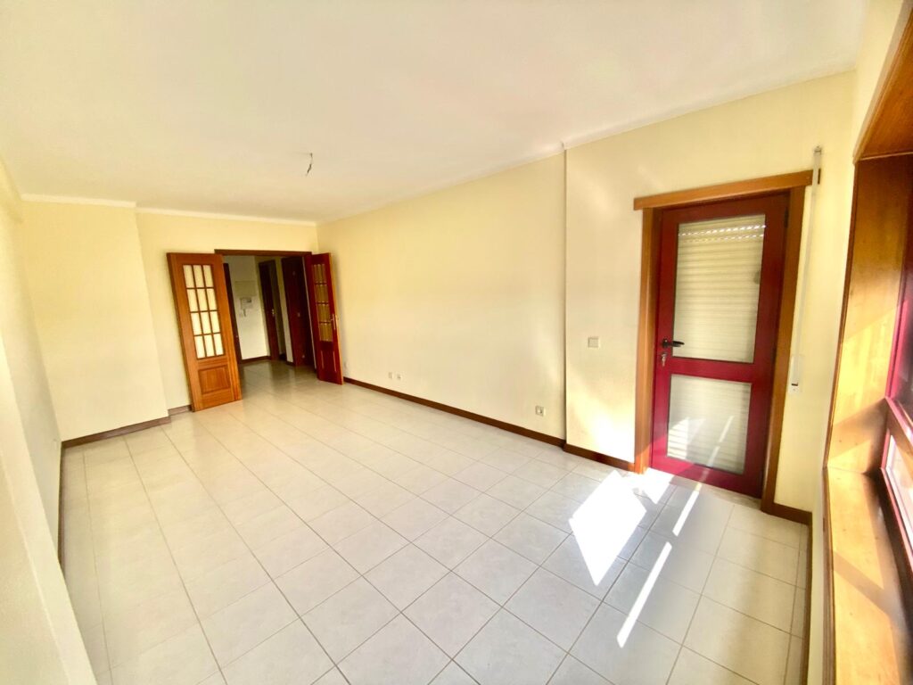 DEJIANE PEREIRA – partamento T3 em Tavarede- Conforto, Localização e Comodidade (3)